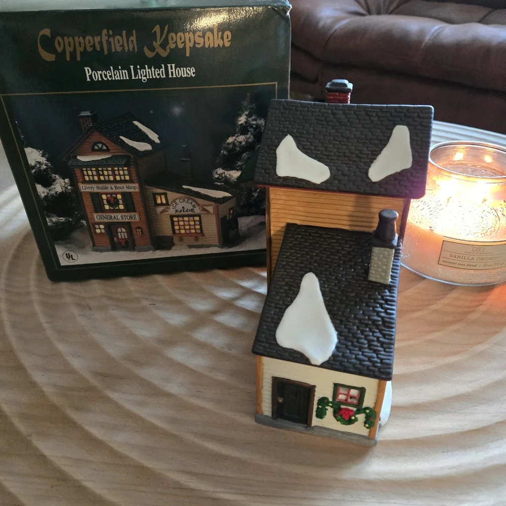 Vintage Copperfield Keepsake Porcelain Lighted House Christmas Village Store